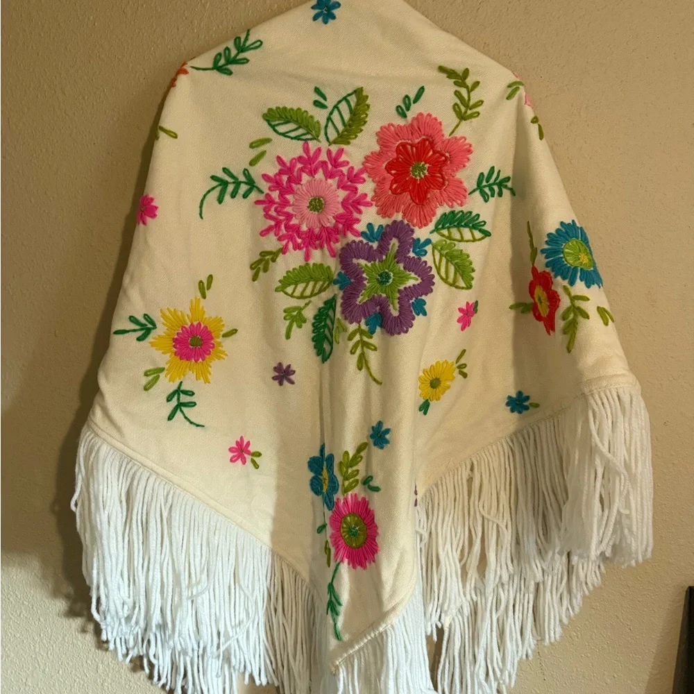 VINTAGE Floral Embroidered Shawl with Fringe - Picture 1 of 4